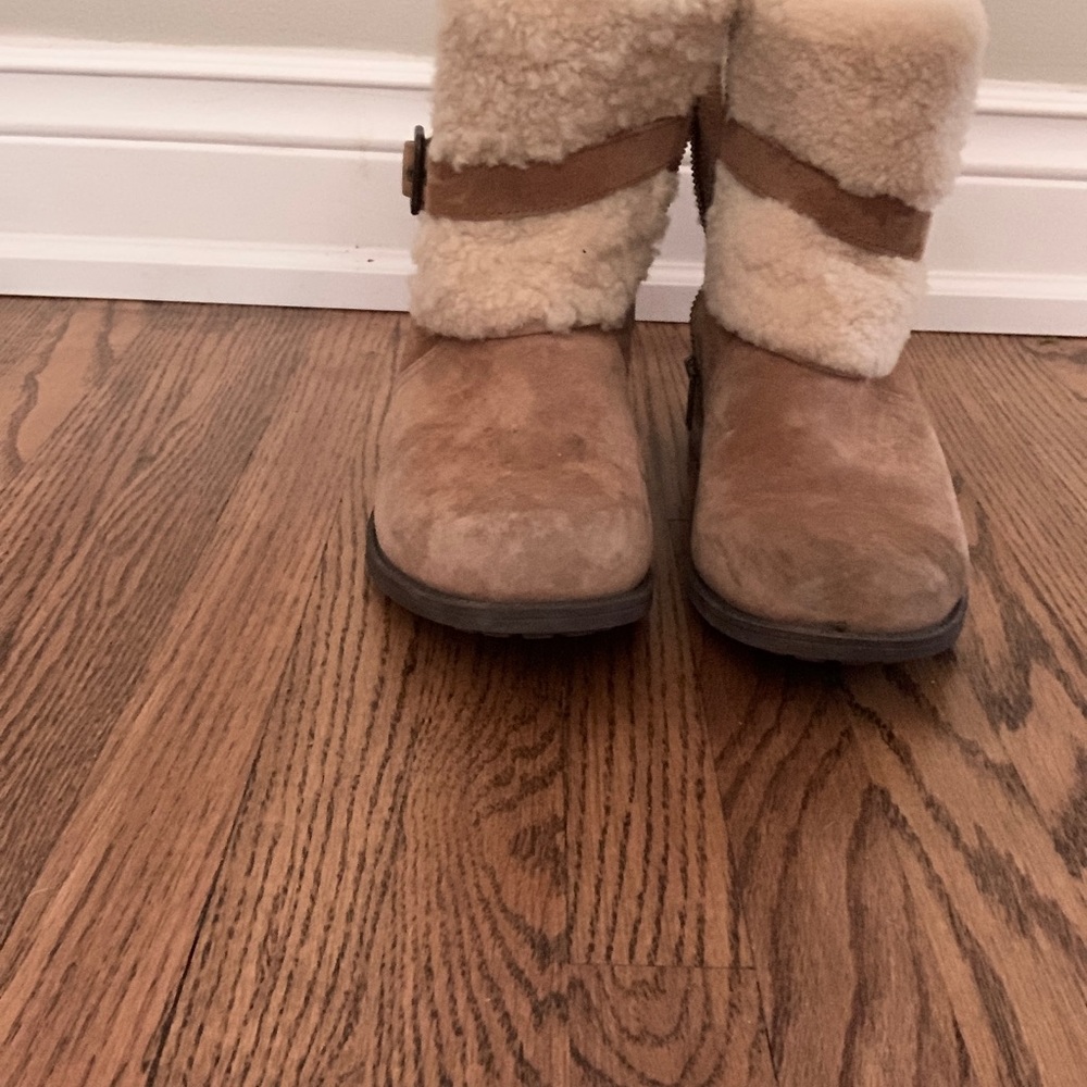 Ugg boots - Picture 3 of 4